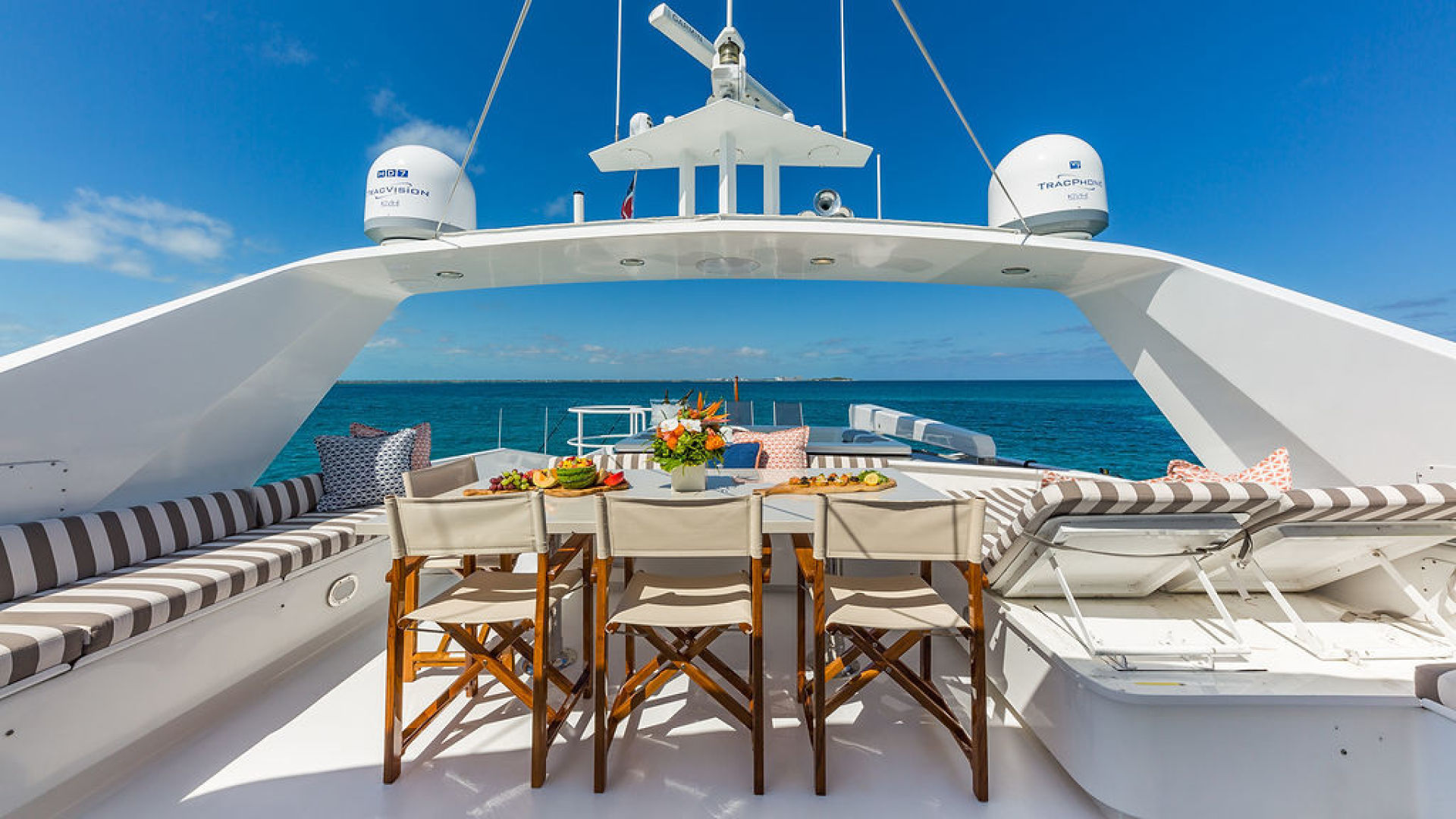ALEXANDRA JANE Exterior - Flybridge deck 1.jpg