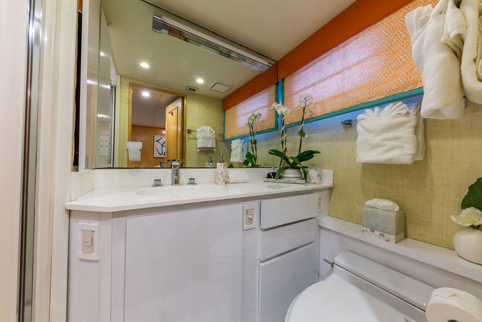 ALEXANDRA JANE Interior - Guest ensuite.jpg