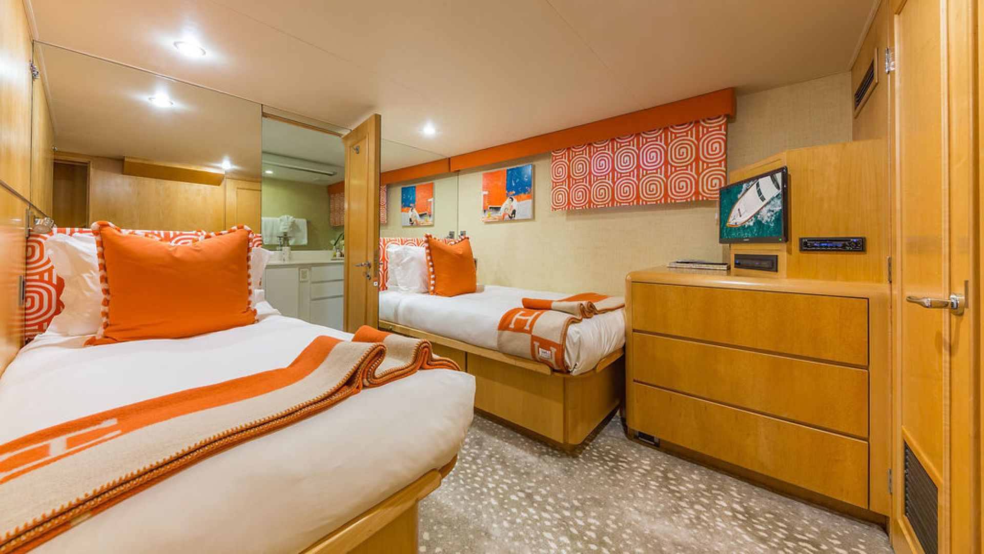 ALEXANDRA JANE Interior - Twin cabin 2.jpg