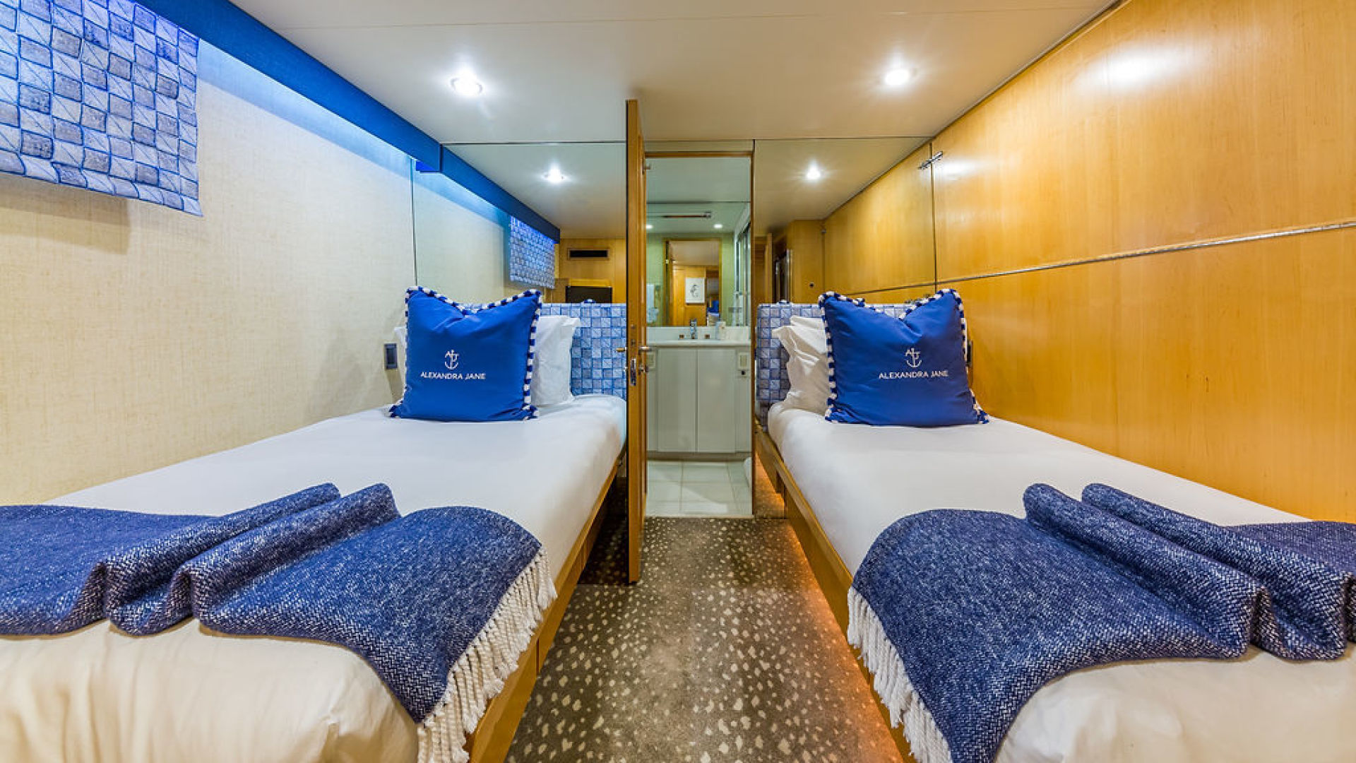 ALEXANDRA JANE Interior - Twin cabin.jpg