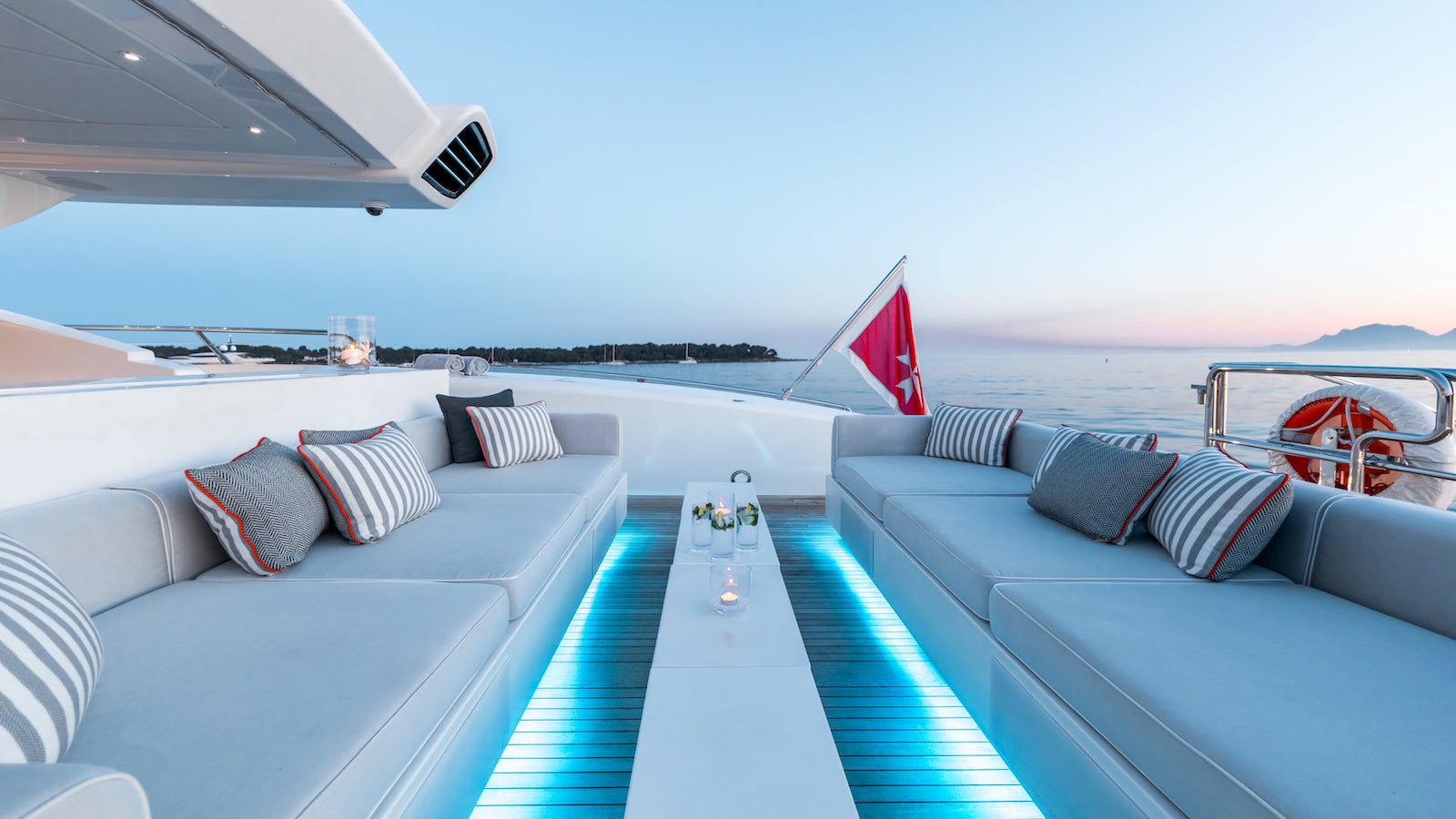 Aft seating area.jpg