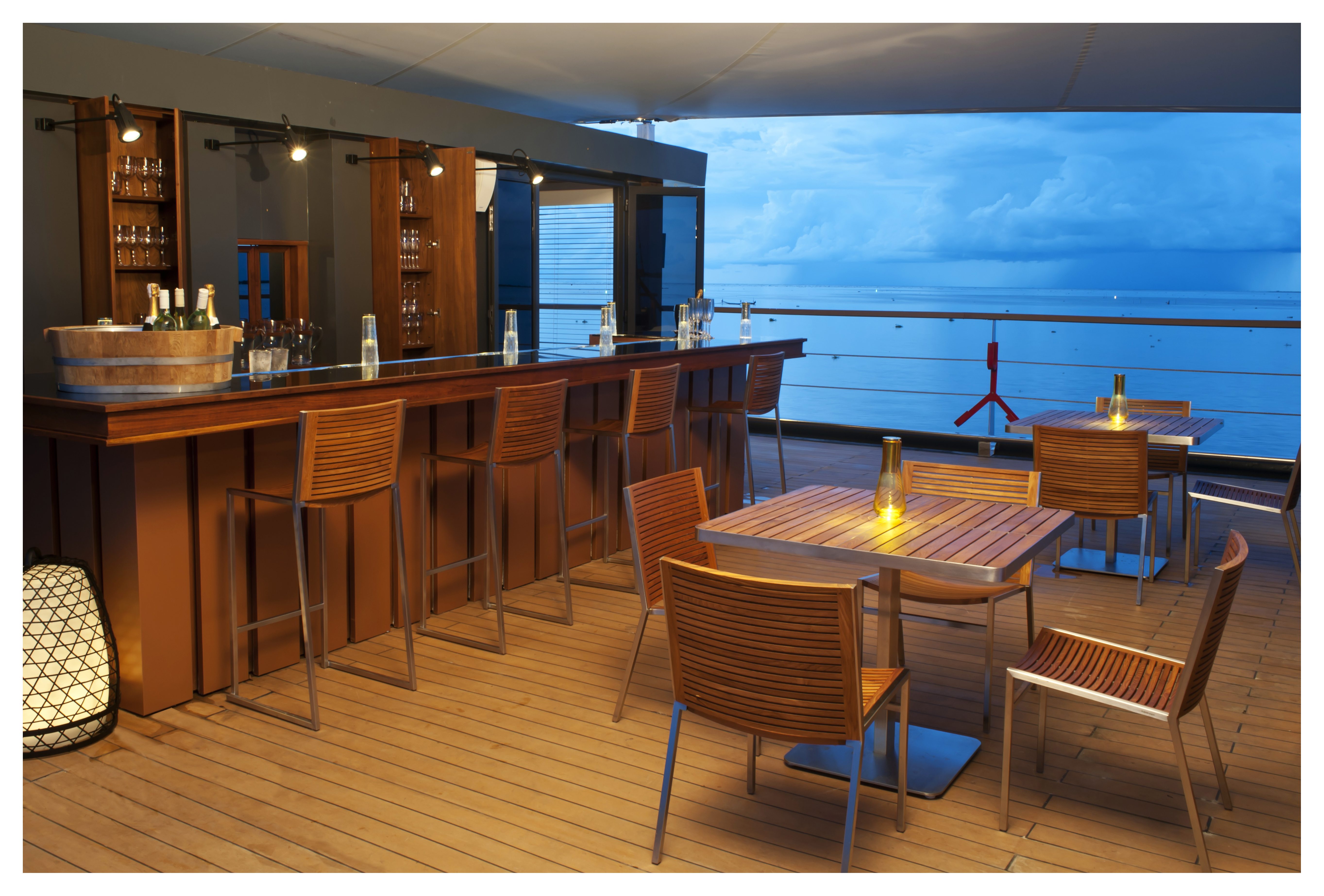 Aqua-Mekong-Outdoor-Bar 2.jpg