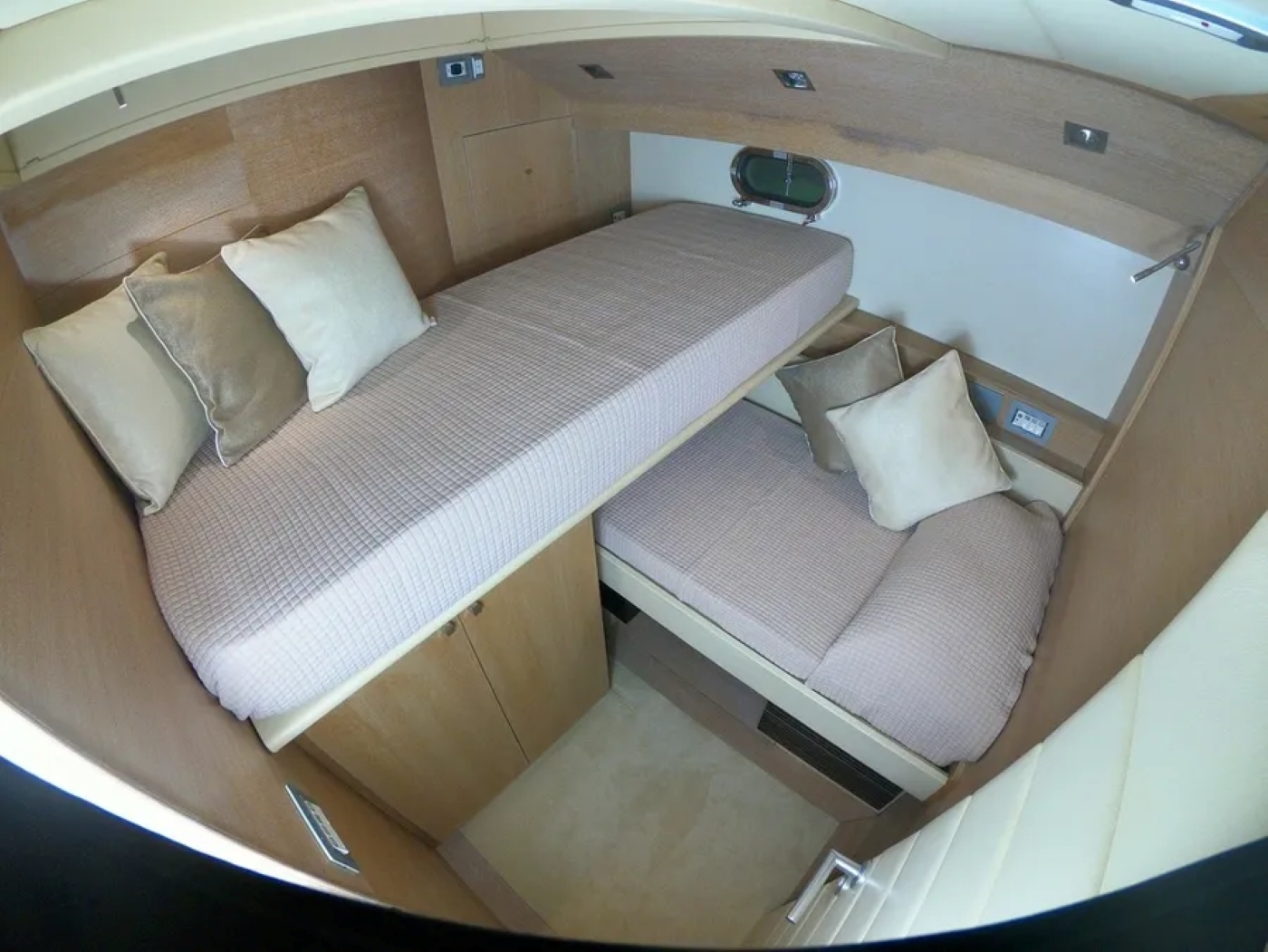 Cabin With Double Bed 02.jpg