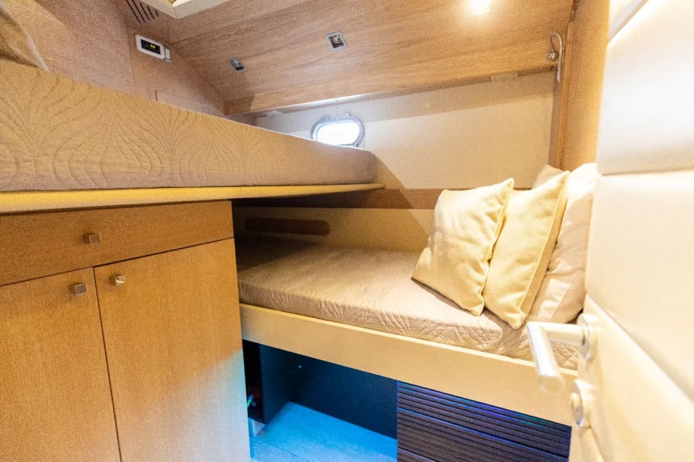 Cabin With Double Bed 03.jpg