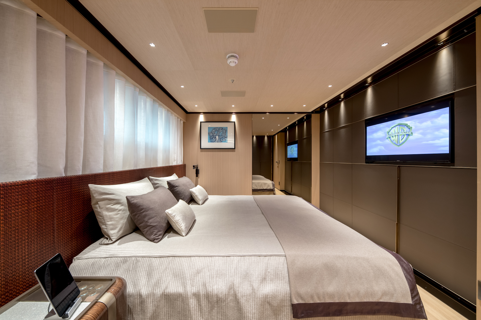Double cabin forward port 00001.jpg