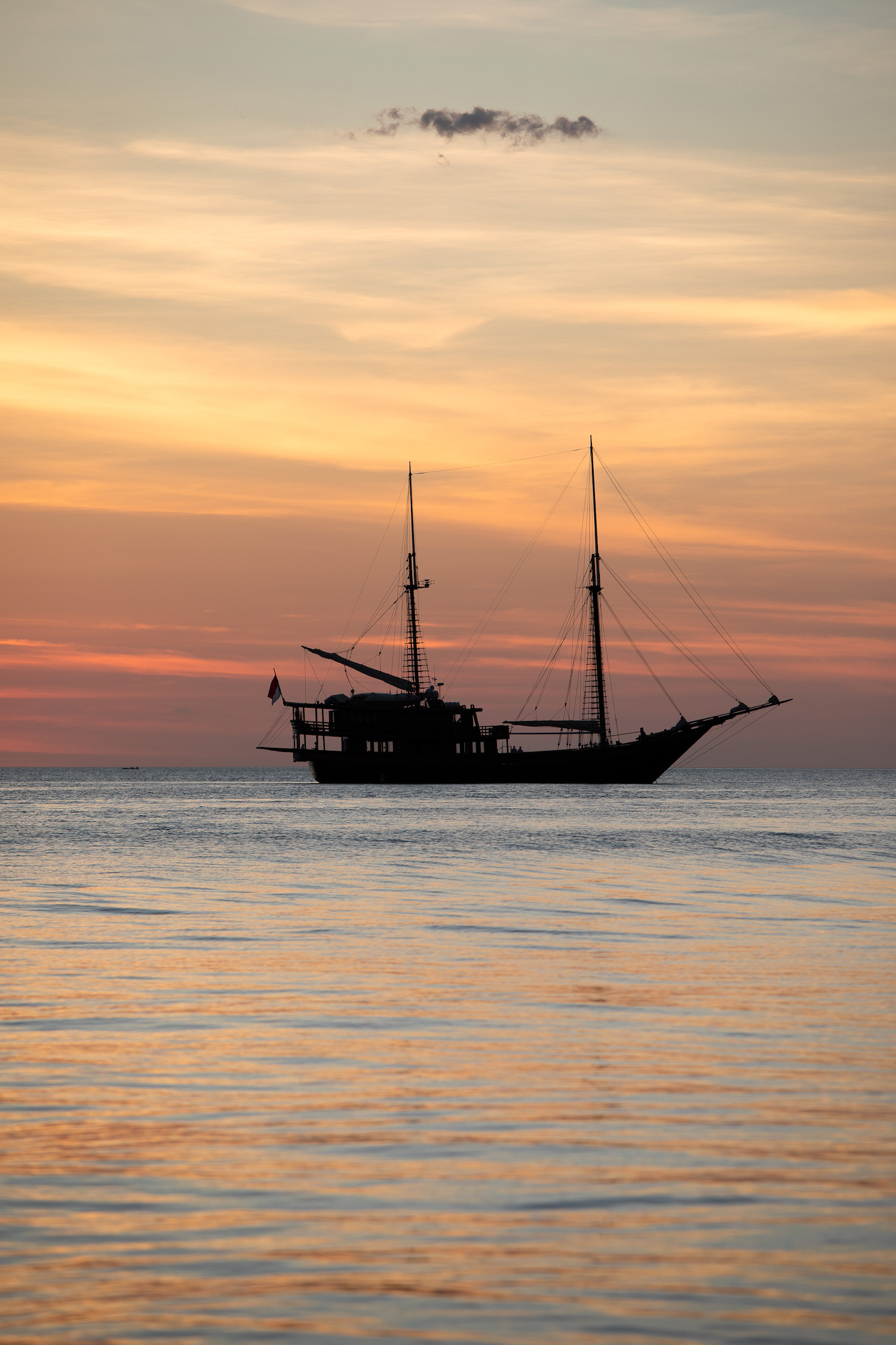 Dunia Baru at sunset.jpg