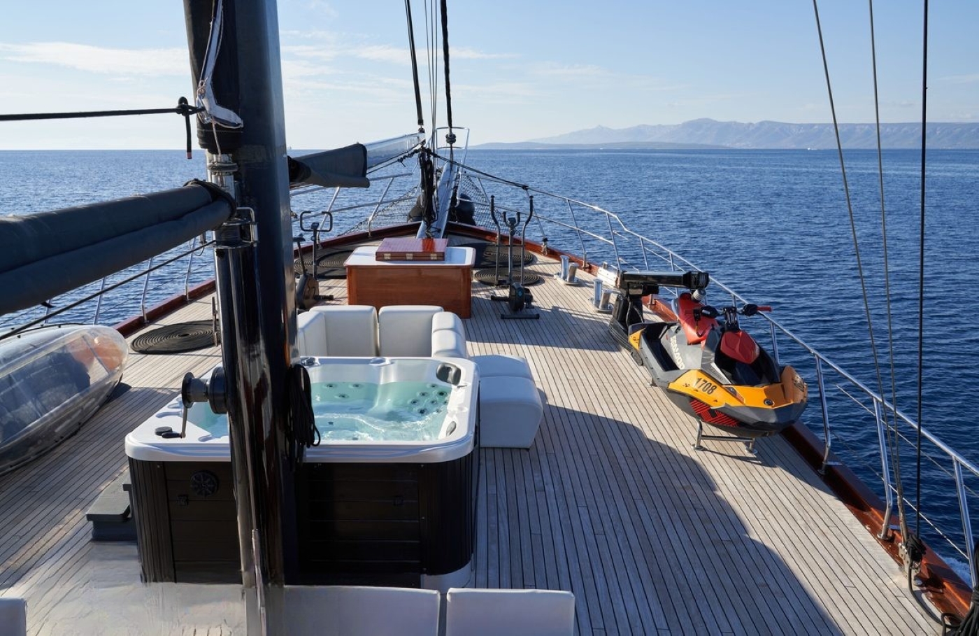 Exterior Relaxation Area With Bath.jpg
