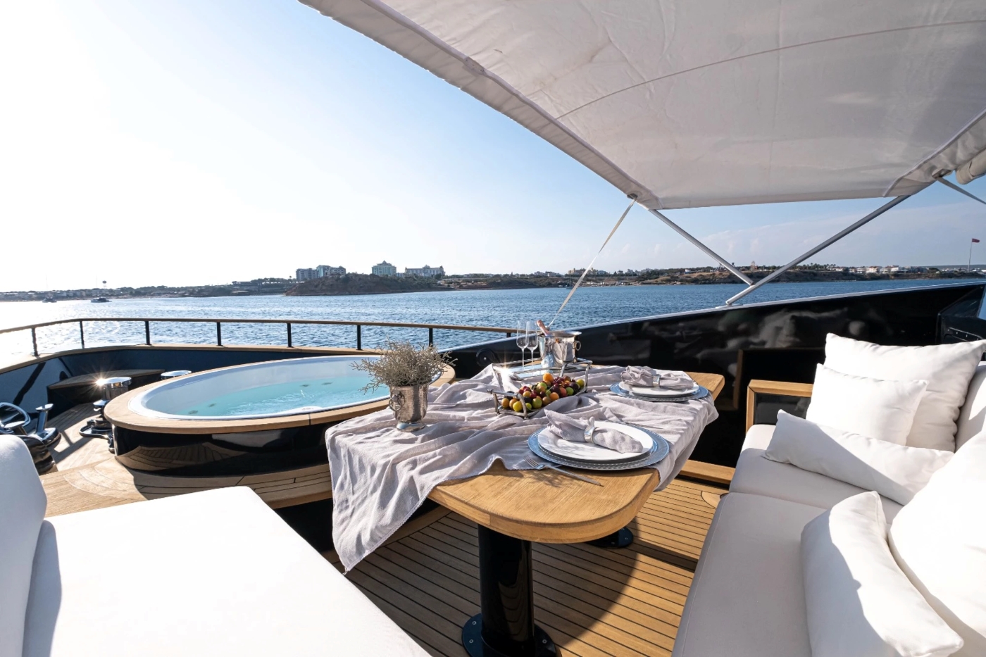 Exterior Relaxation Area With Dining.jpg