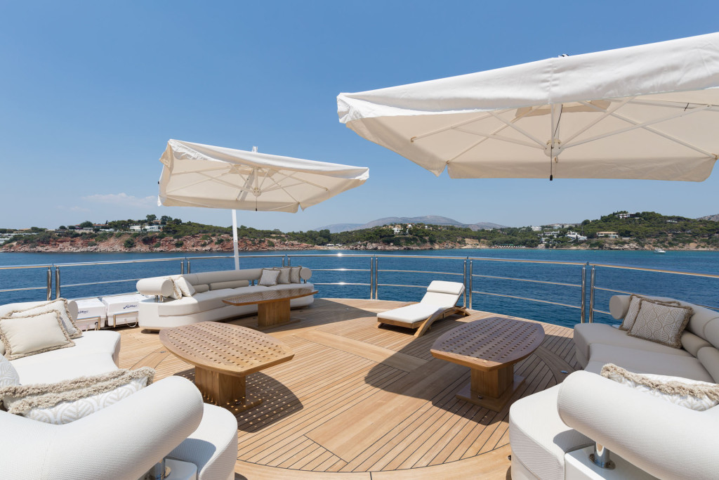 Exterior living spaces 00009.jpg