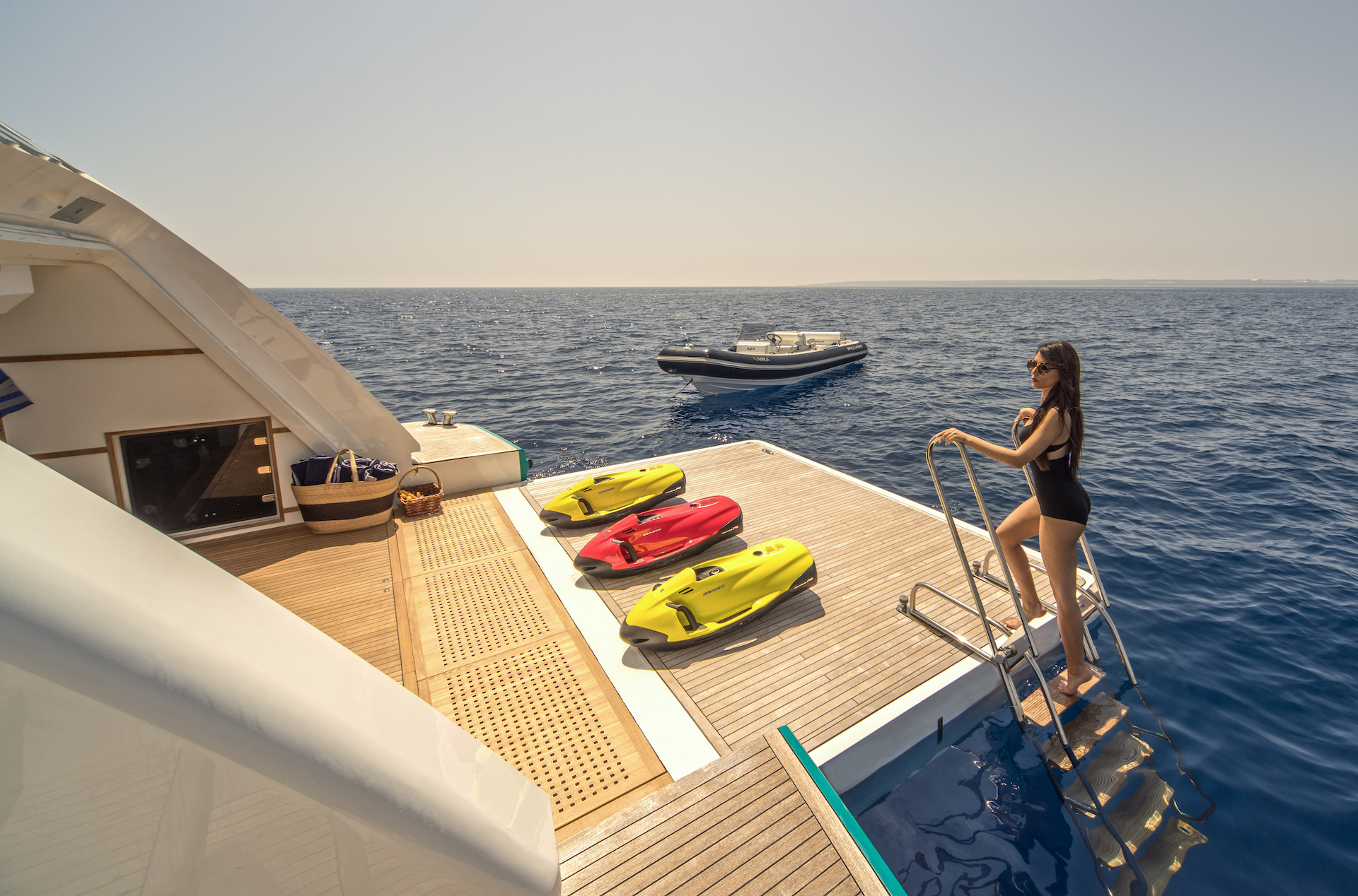 Fold out transom : Beach club.jpg