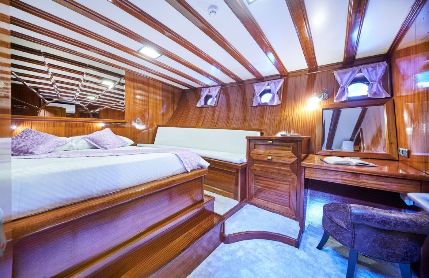 Guest Suite 09.jpg