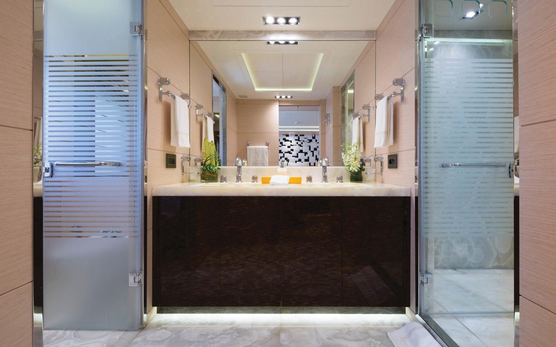 Guest cabin- bathroom.jpg