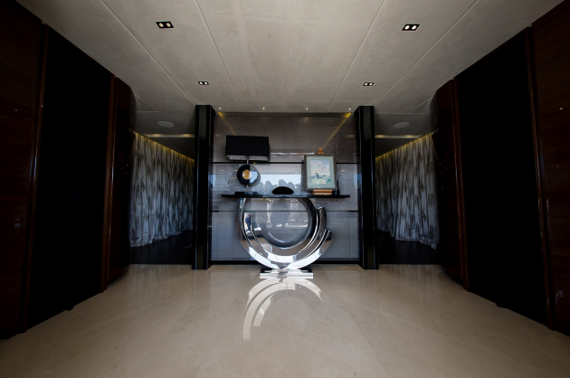 Hallway detail.png