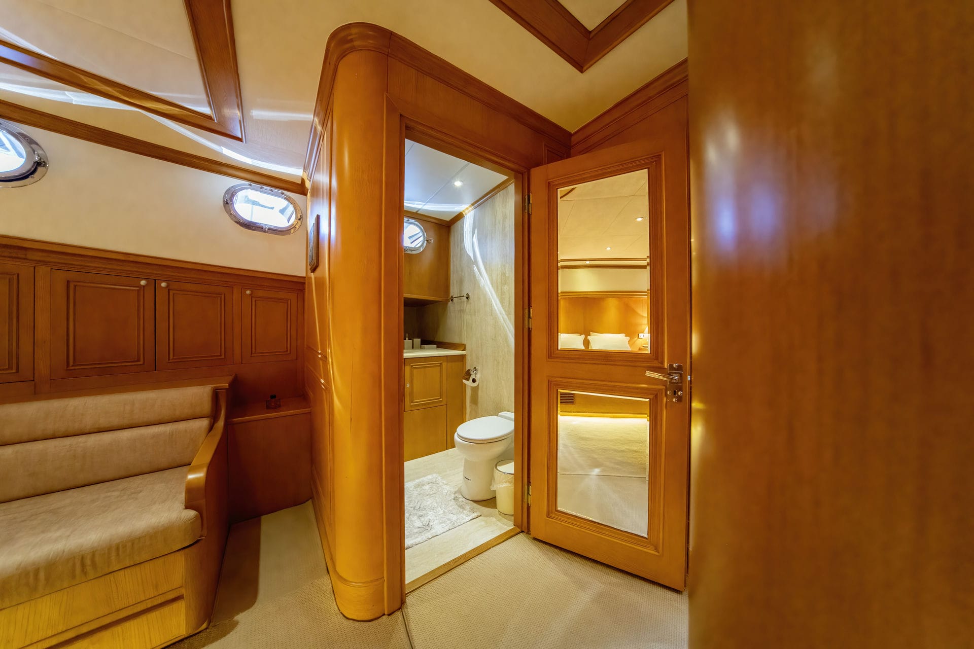 King suite - detail.jpg