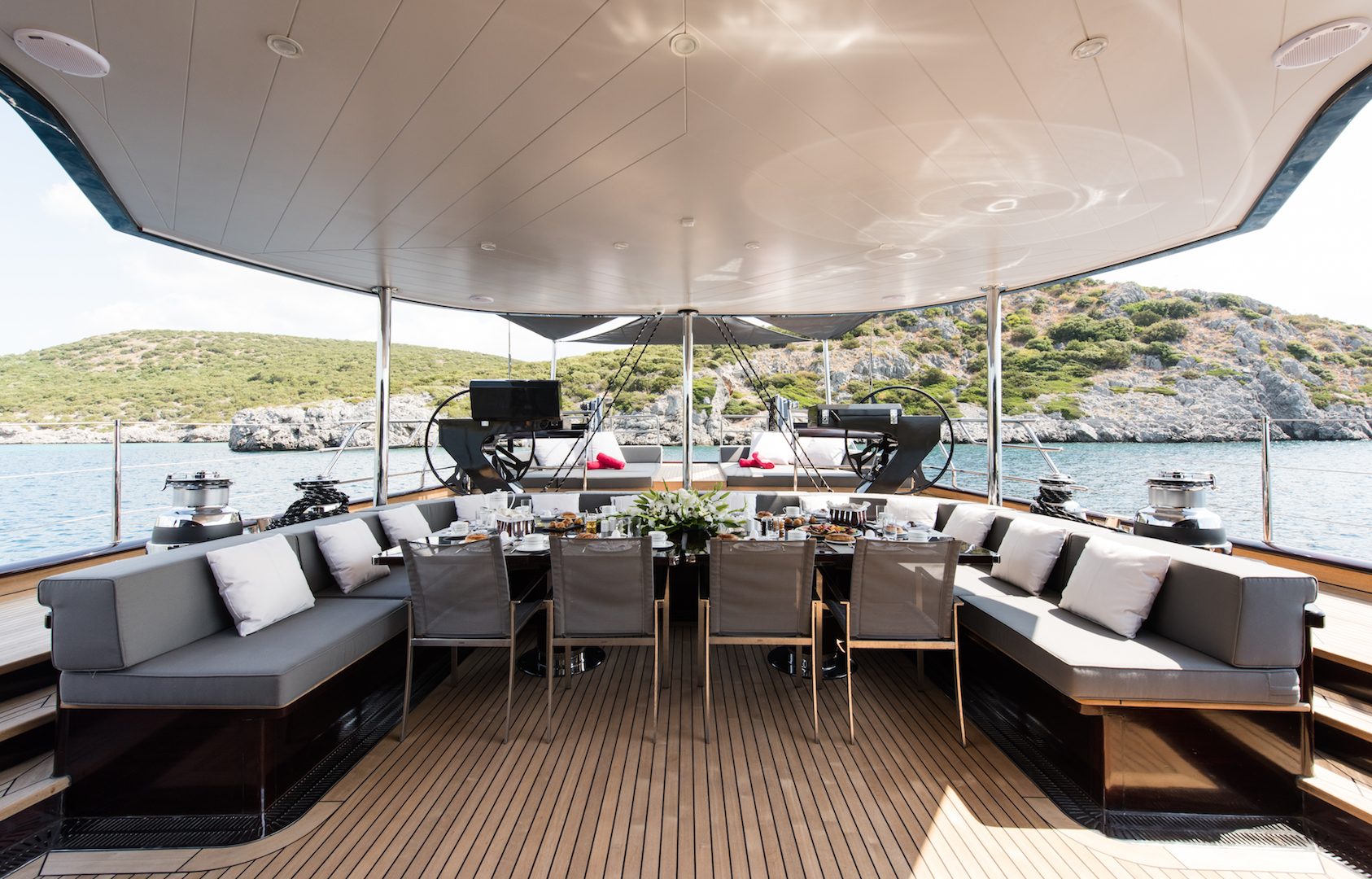 Main-Aft-Dining.jpg