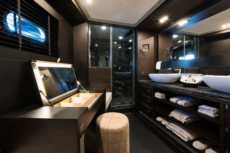 Master Cabin - Bathroom.jpg
