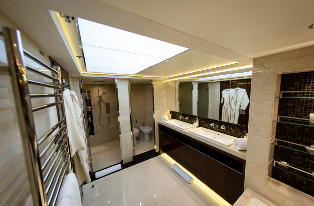 Master bathroom.png