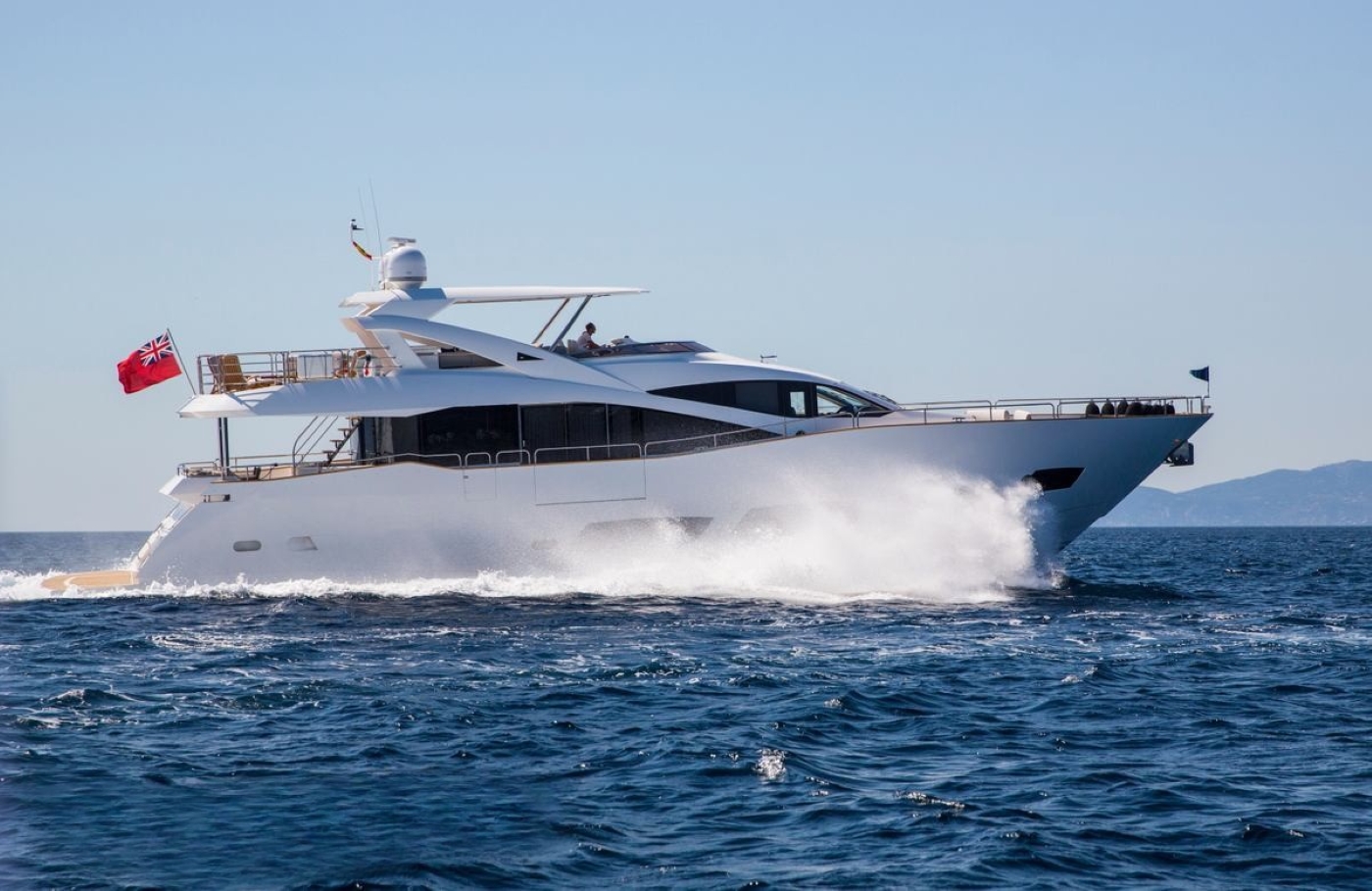 Motor Yacht PLAY THE GAME.jpg
