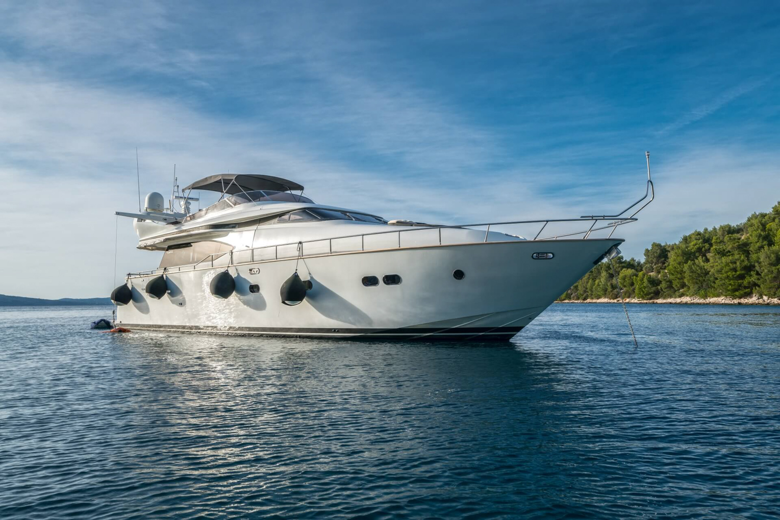 Motor yacht JANTAR 2.jpg