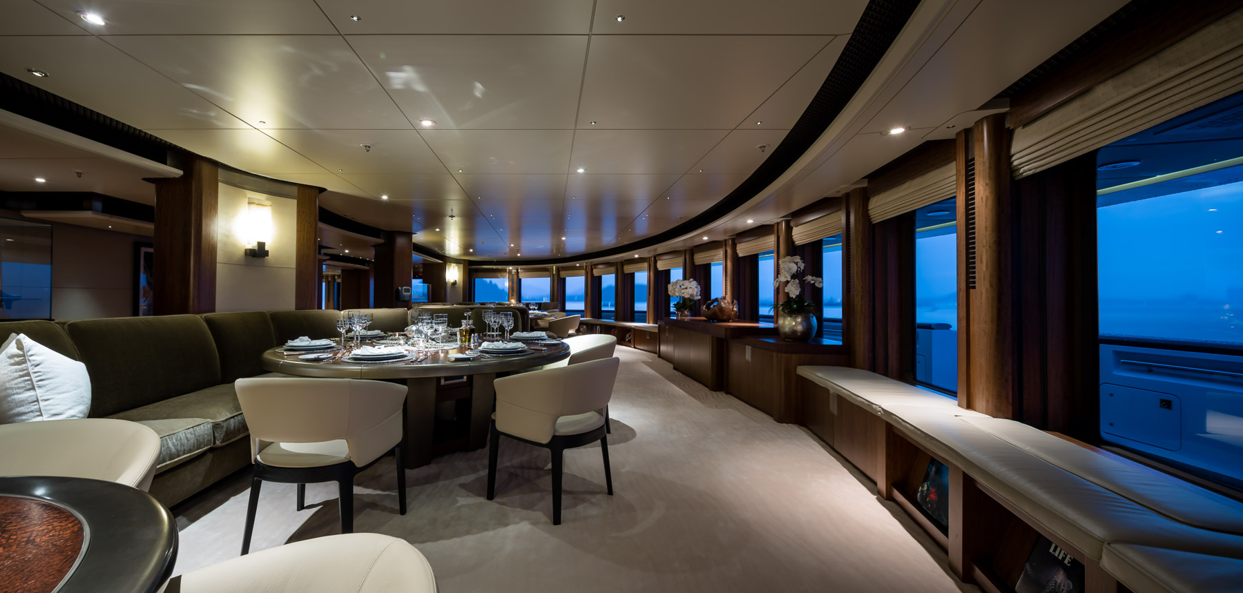 Observation dining.jpg