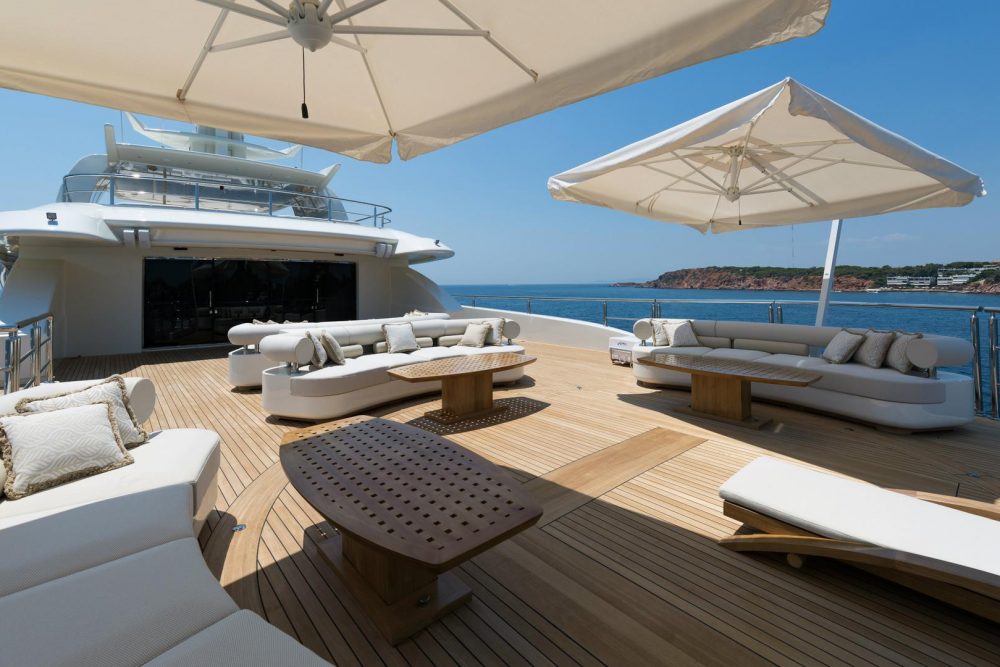 Outdoor seating 00001.jpg