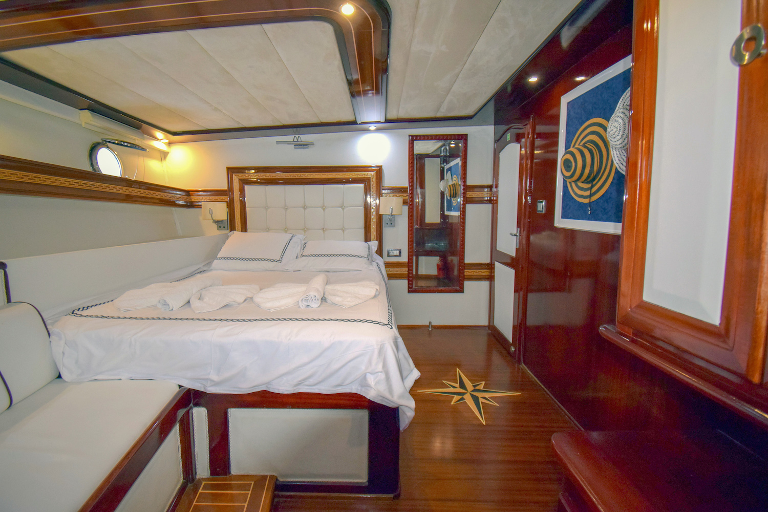 PERLA DEL MAR Interior - Double cabin 2.jpg