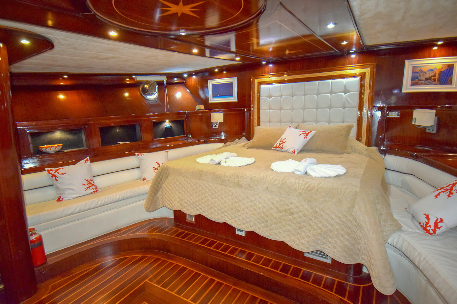 PERLA DEL MAR Interior - Master cabin 1.jpg
