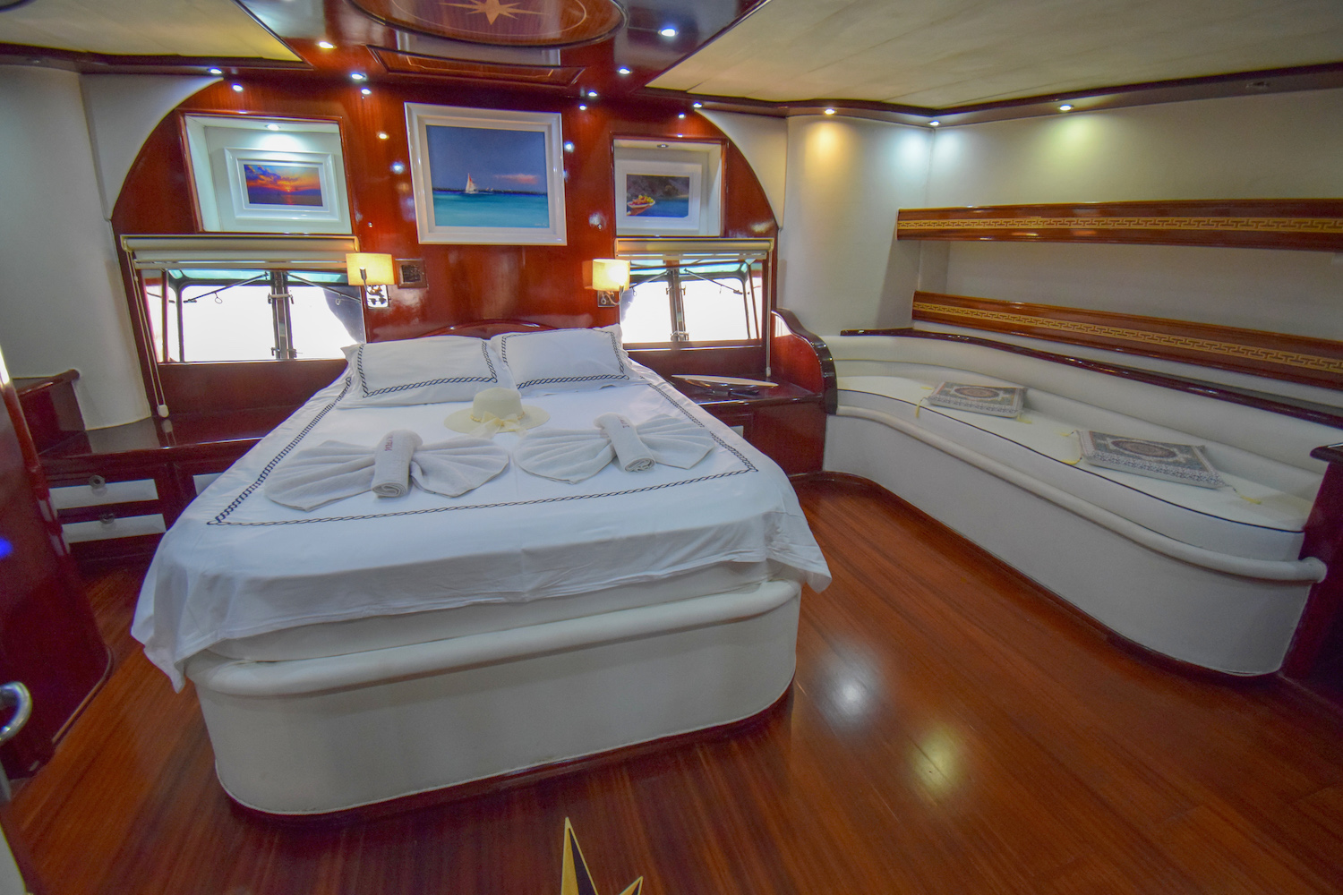 PERLA DEL MAR Interior - Second master cabin 2.jpg