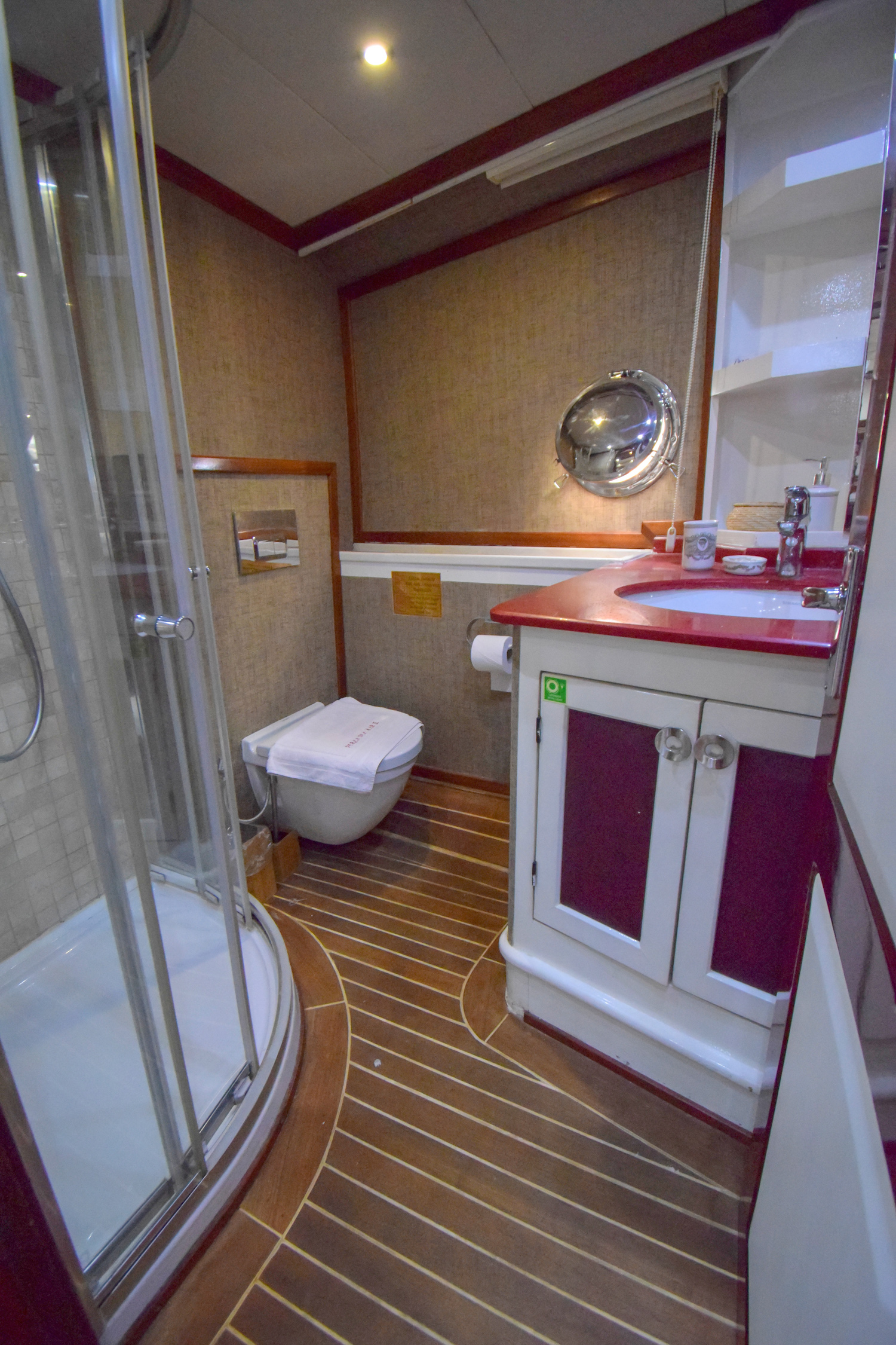PERLA DEL MAR Interior - Second master ensuite 1.jpg