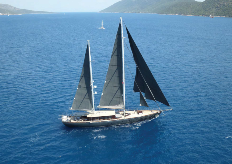 Under sails 345.png