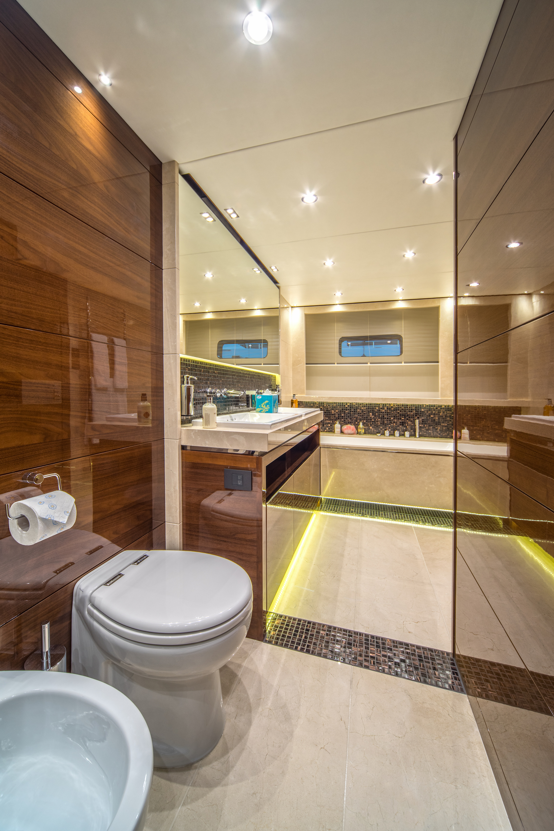 bathroom guest cabin.jpg