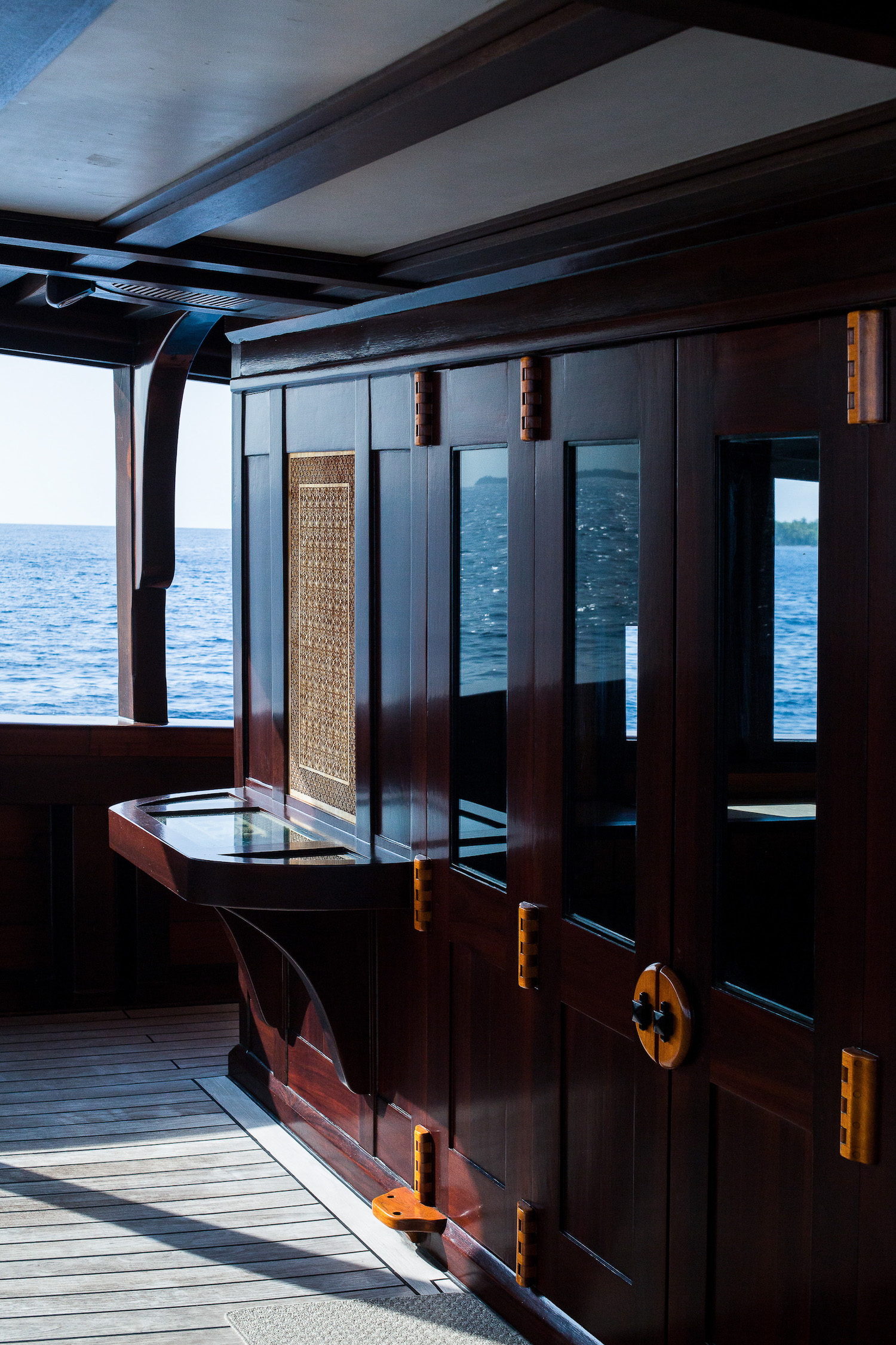 details on yacht.jpg