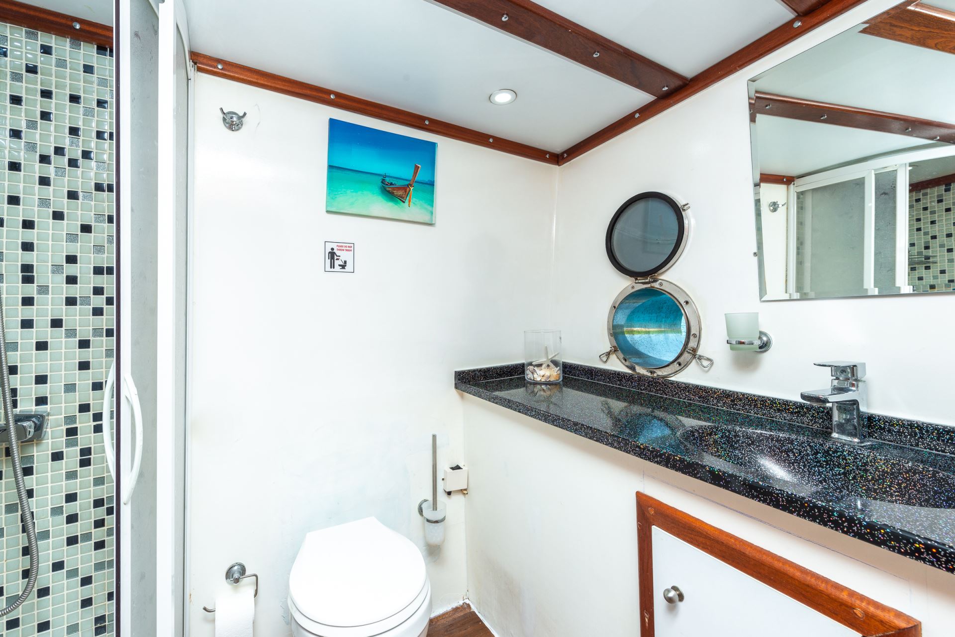 double guest cabin bathroom 2.jpg