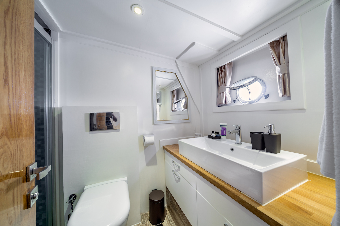 en suite bathroom.jpg