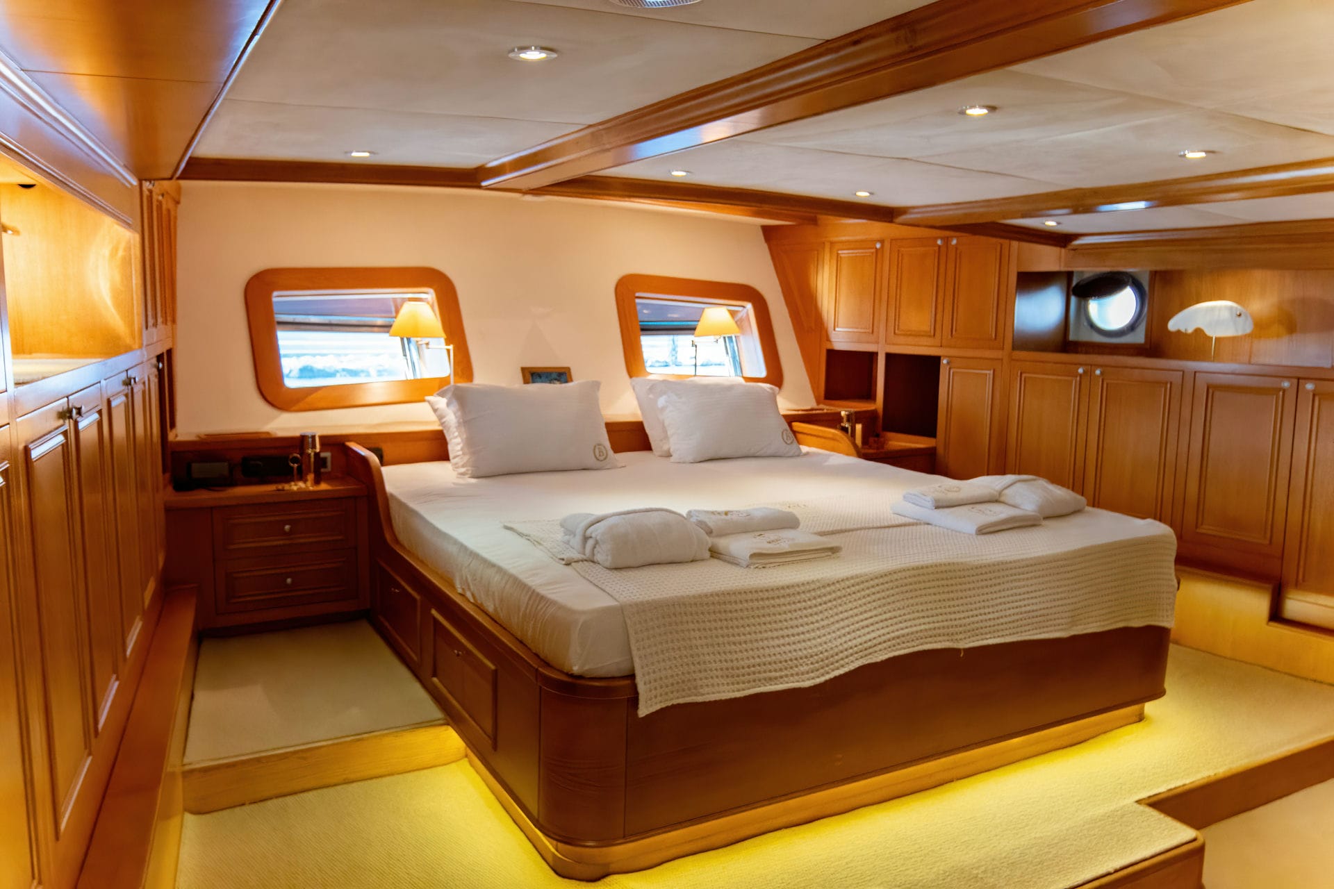 master suite wiht a large bed.jpg