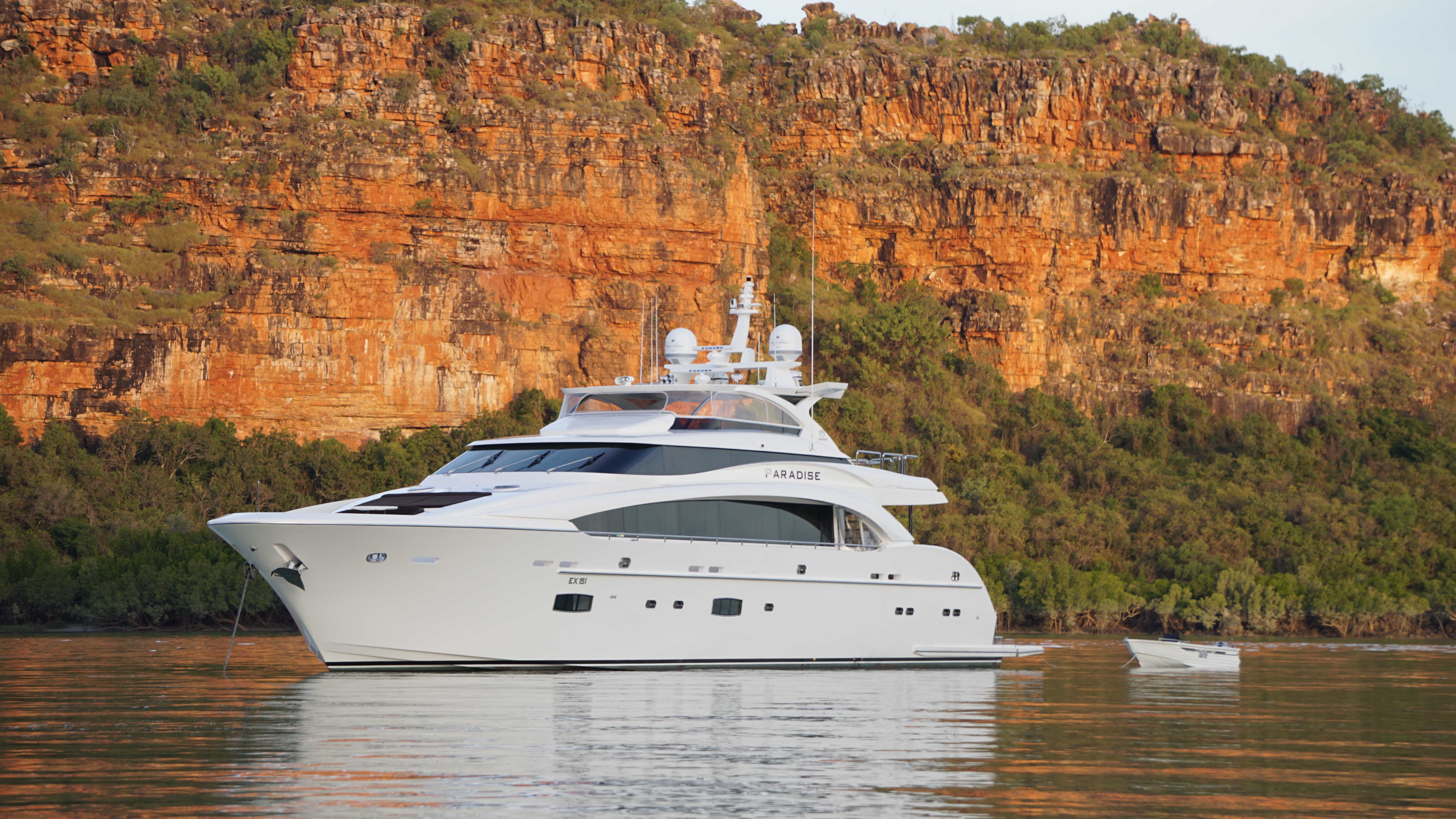 motor yacht PARADISE 35m.jpg