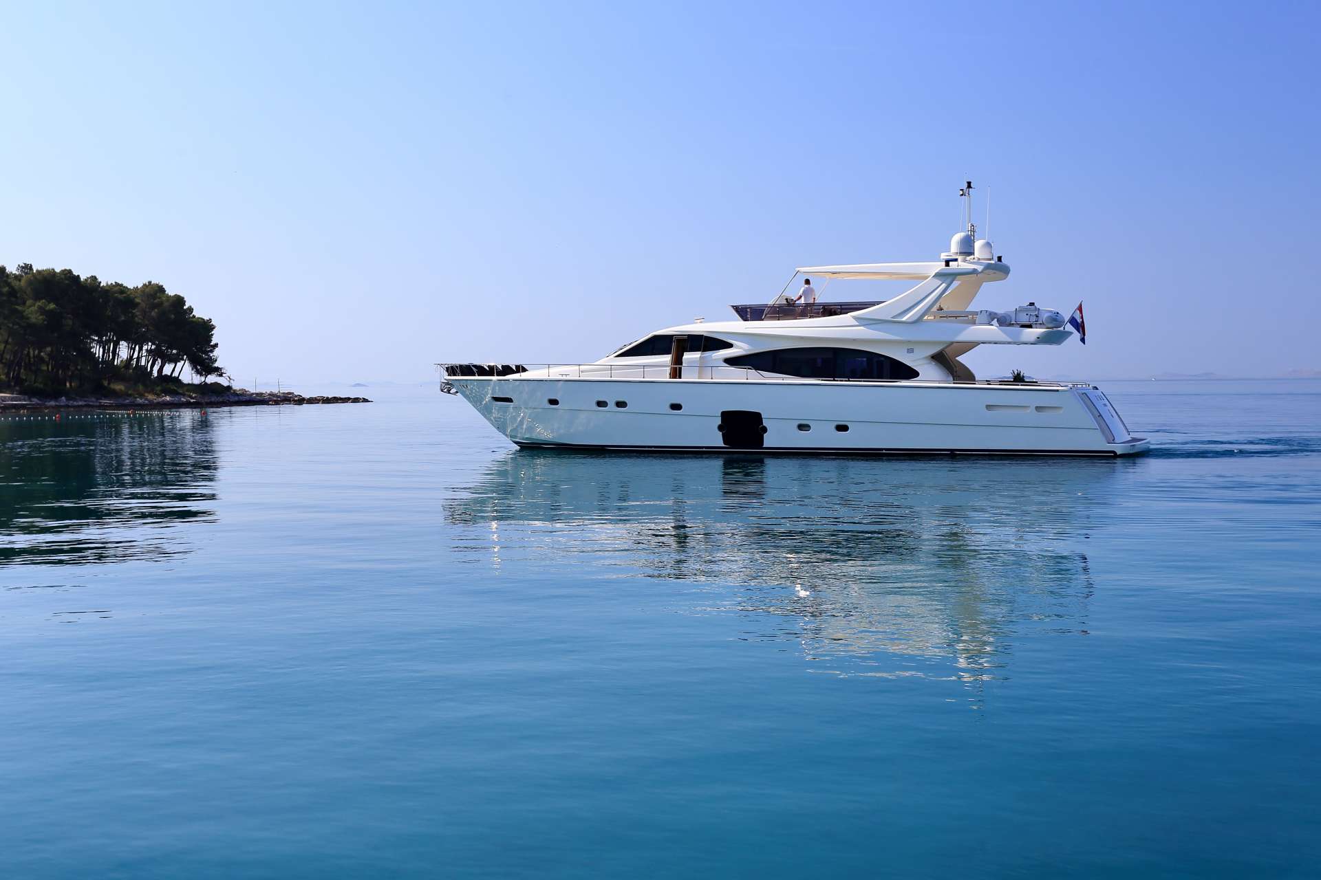 motor yacht TESORO.jpg