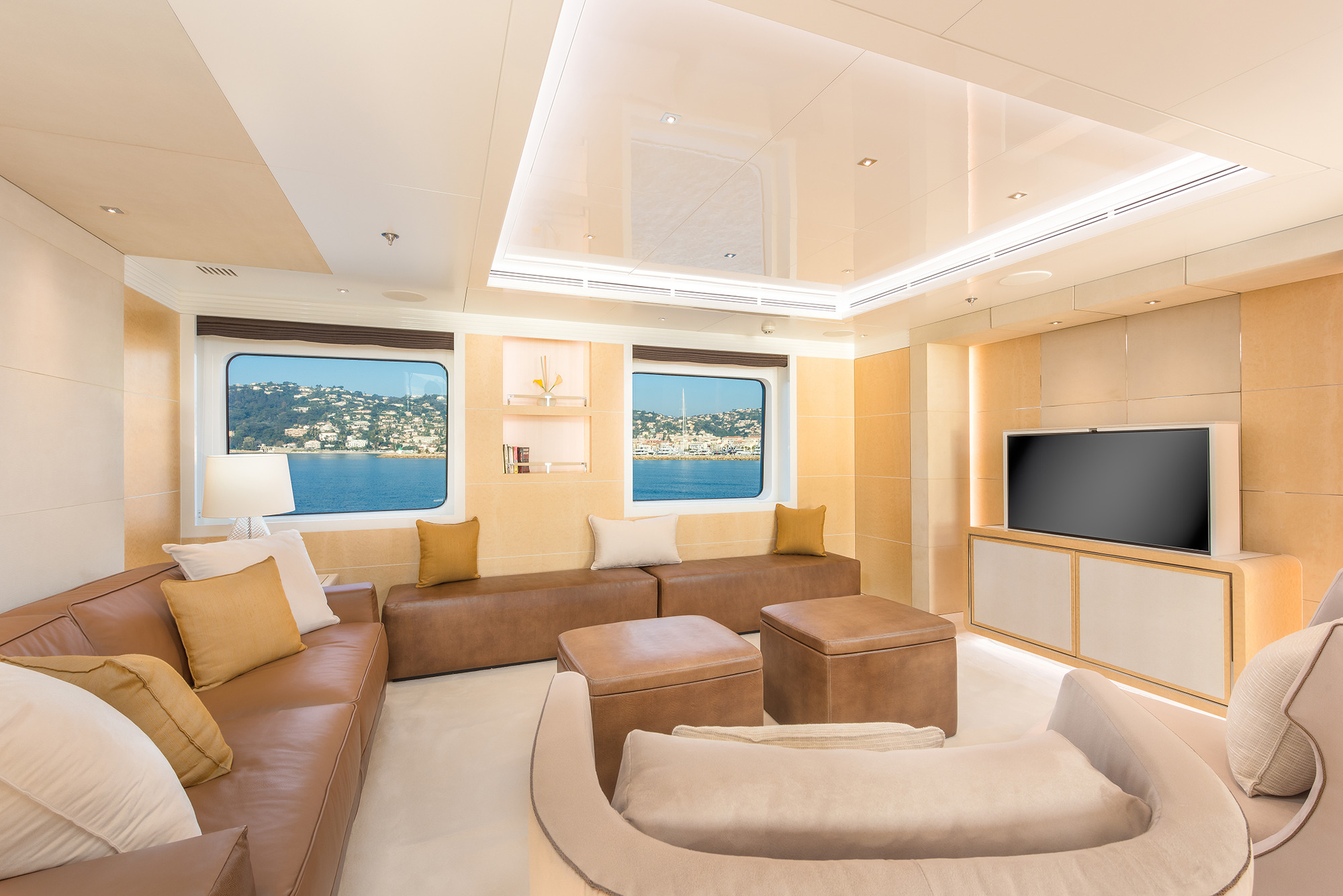 saloon with TV.jpg