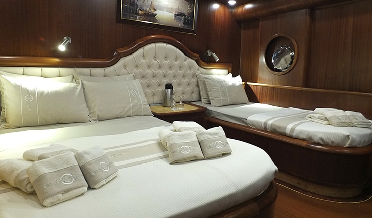 triple guest cabin. .jpg