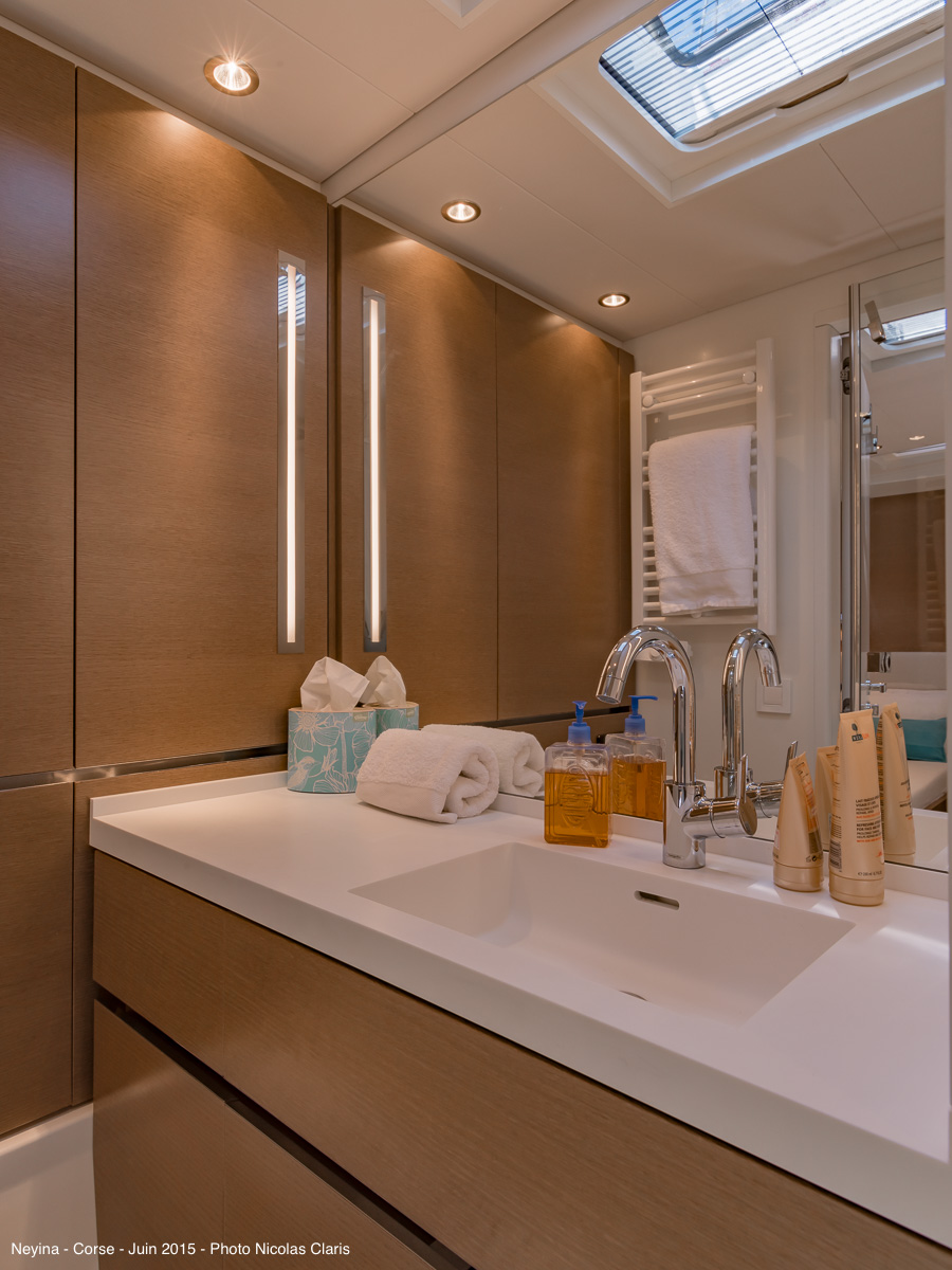 twin ensuite.jpg