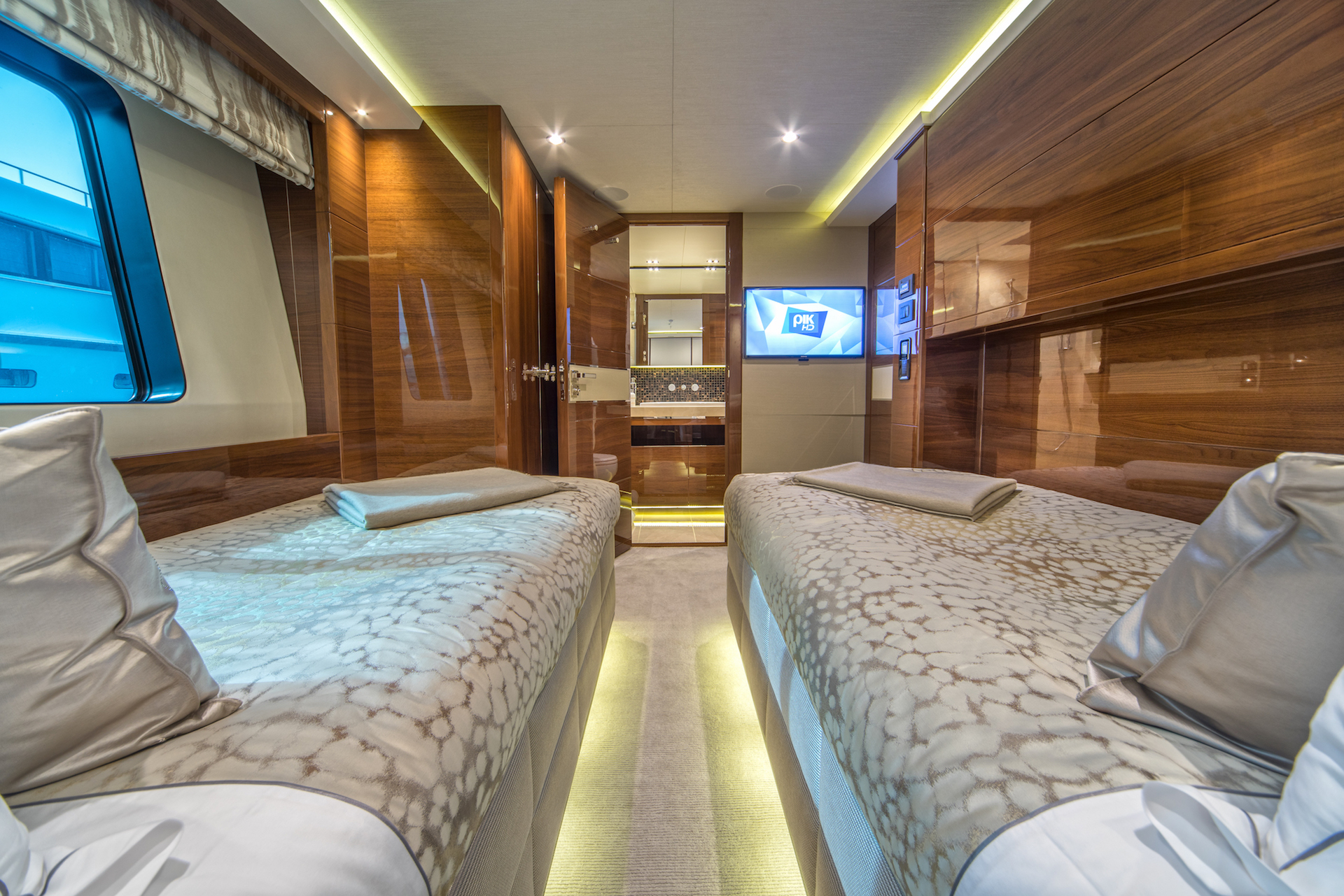 twin guest cabin.jpg