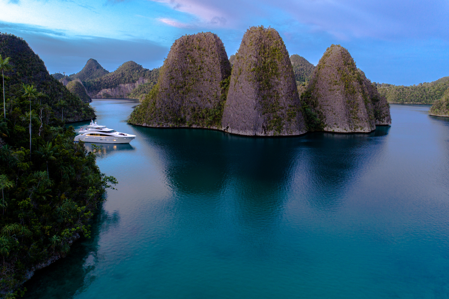 yacht Paradise in Raja Ampat.jpg