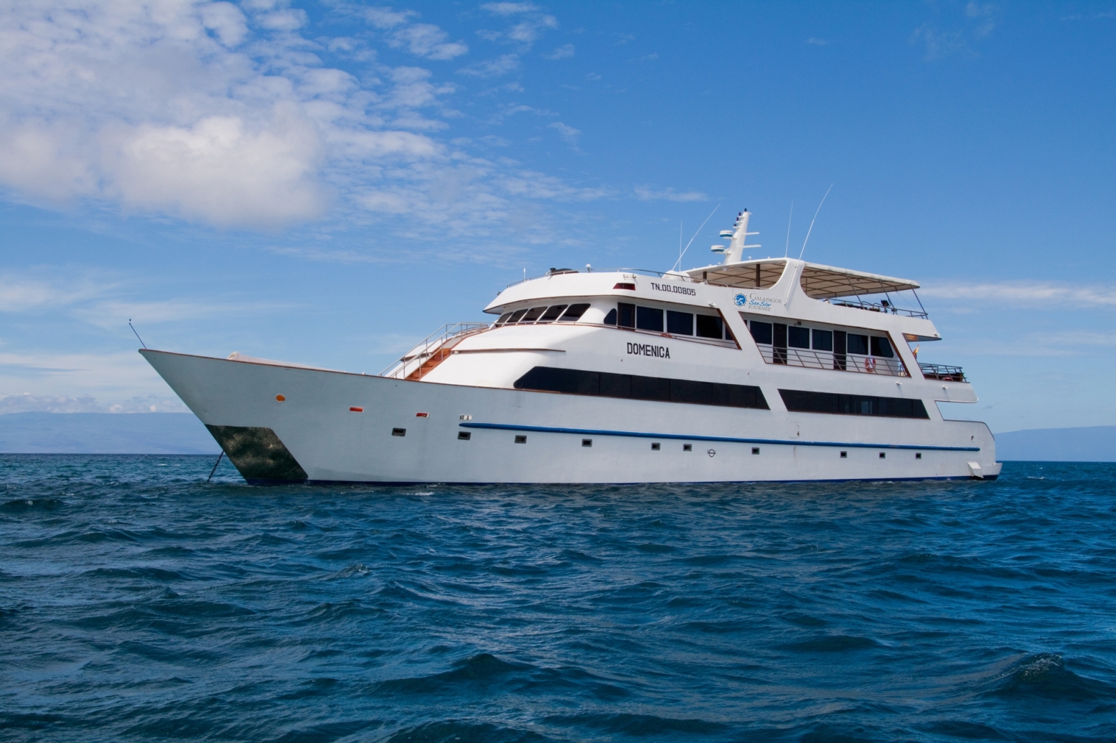 yacht SEA STAR JOURNEY.jpg