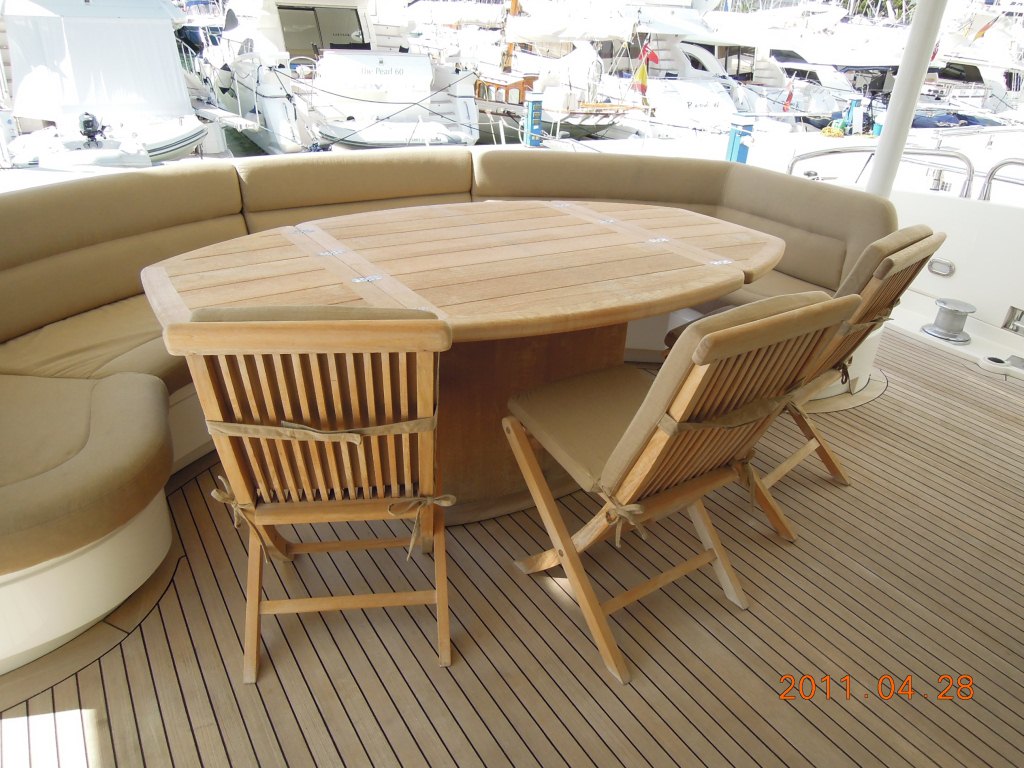  BEACHSEEKER -  Aft Deck Dining.jpg