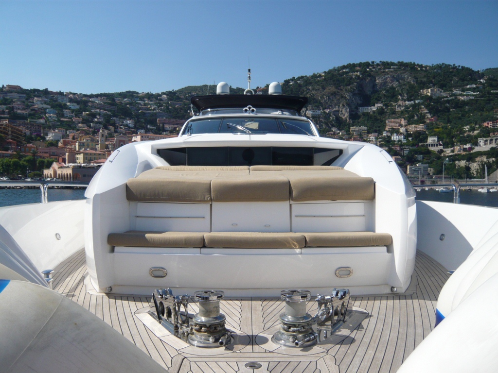  BEACHSEEKER -  Foredeck.jpg