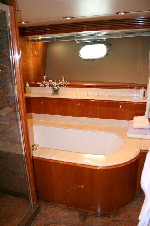  BEACHSEEKER -  Master Cabin Ensuite.jpg