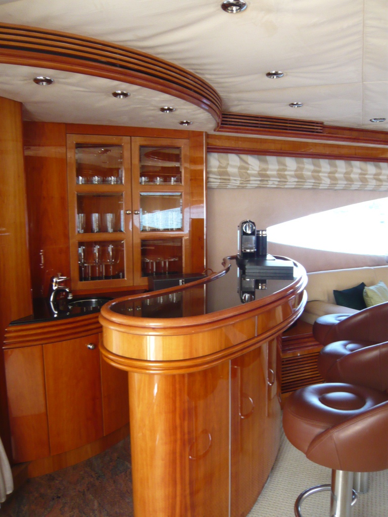  BEACHSEEKER -  Salon Bar.jpg