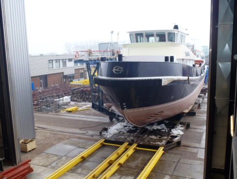 36m-Explorer-Motor-Yacht-Lars-by-Balk-Shipyard-and-Felix-Buytendijk.jpg