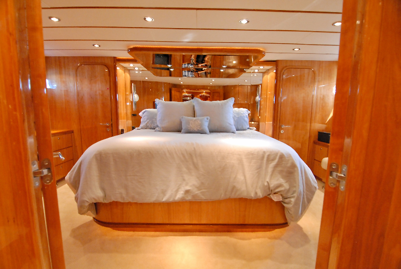 ACQUAVIVA Master cabin.jpg