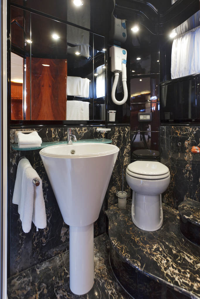 ADRIATIC BLUES - Ensuite.jpg